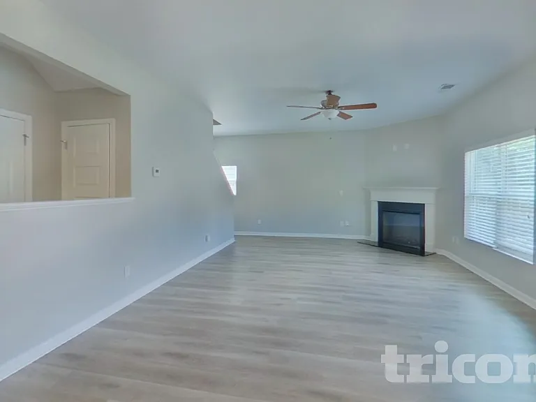 283 Pernell Dr — Photo 2