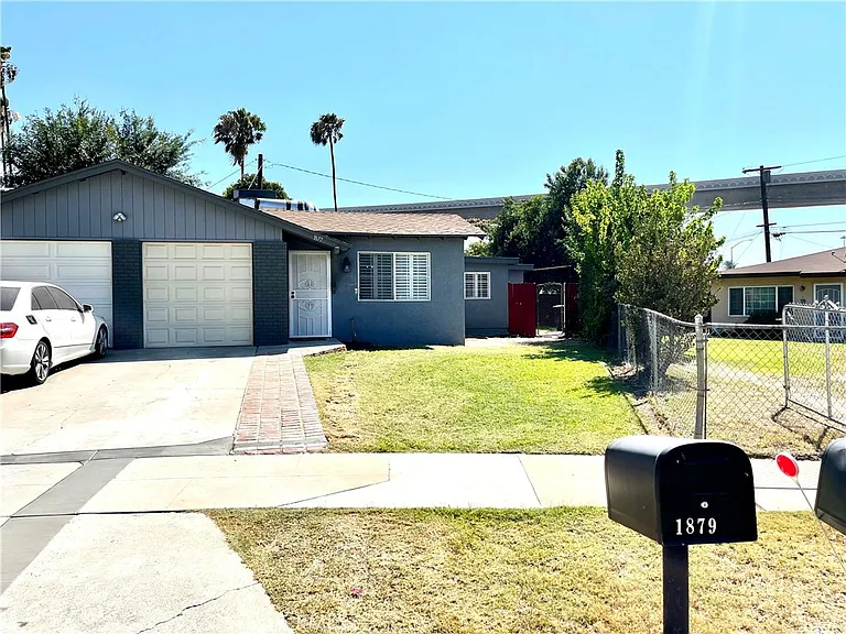 1877 Mathews St — Photo 15