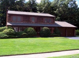 106 Washington Blvd, Commack, NY 11725