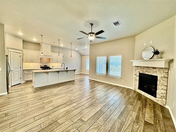 4th image of 9001 Poppey Pl