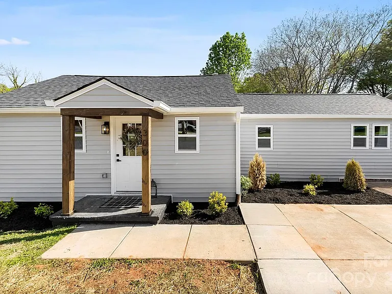 300 Cherry St — Photo 1