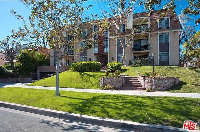 1st image of 801 S Plymouth Blvd APT 304
