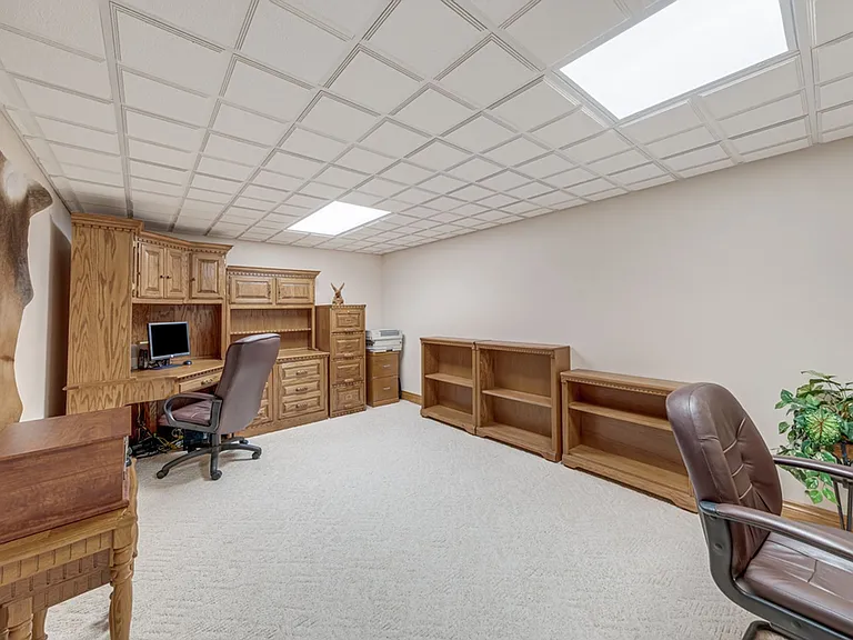 2923 Rutherford Dr — Photo 32