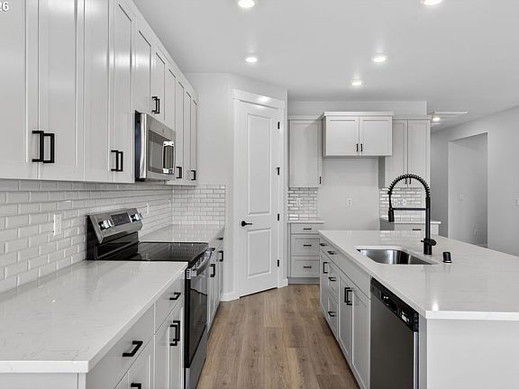 7th image of this home