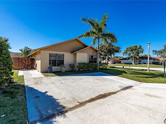 3rd image of 5360 Mendoza St #2