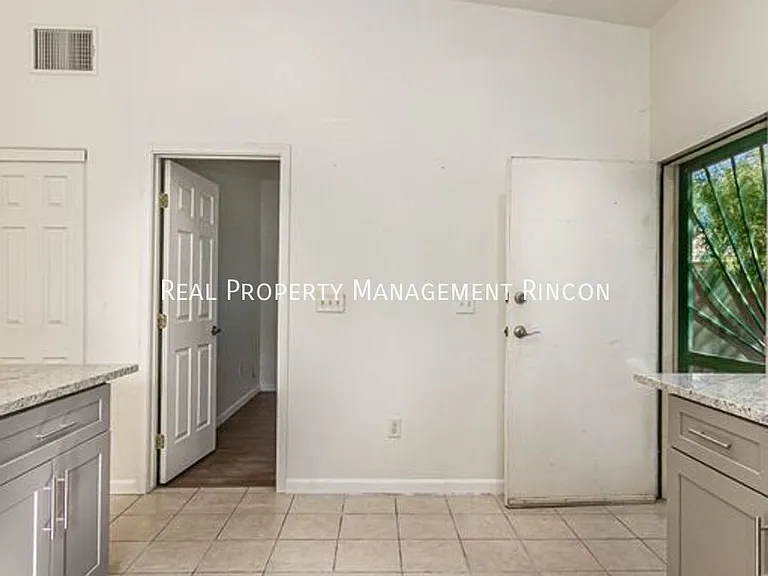 610 E Waverly St #2 — Photo 8
