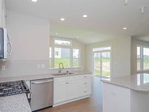 http photos.listhub.net CCOMLSOH 218009674 4 lm 20180823T152542