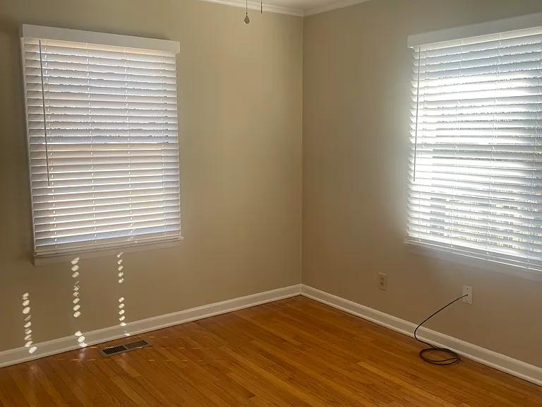 224 E Lee Ave — Photo 10