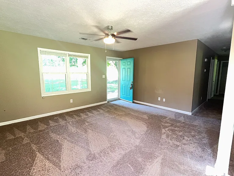 738 Waldroup Rd — Photo 3
