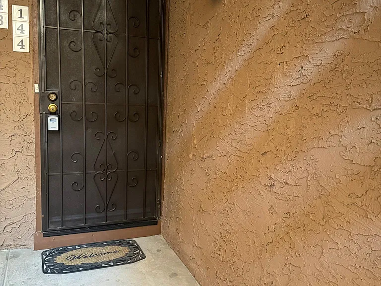 4554 E Paradise Village Pkwy N #144 — Photo 2