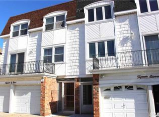 1511 215th St, Bayside, NY 11360