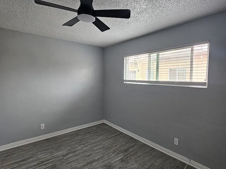 14818 Lemoli Ave #12 — Photo 5