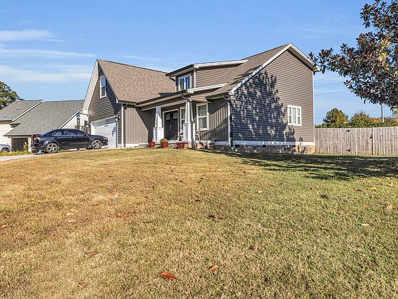 4th image of 3536 Brandon Ln NE