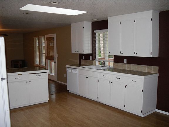 4th image of 13902 Meadowlark Dr NW