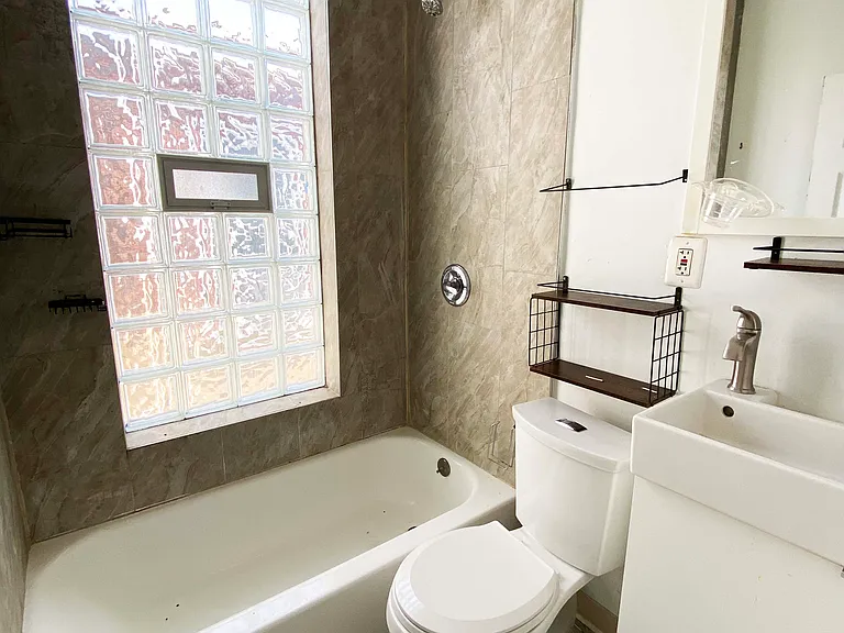 248 E Cambria St #2 — Photo 7