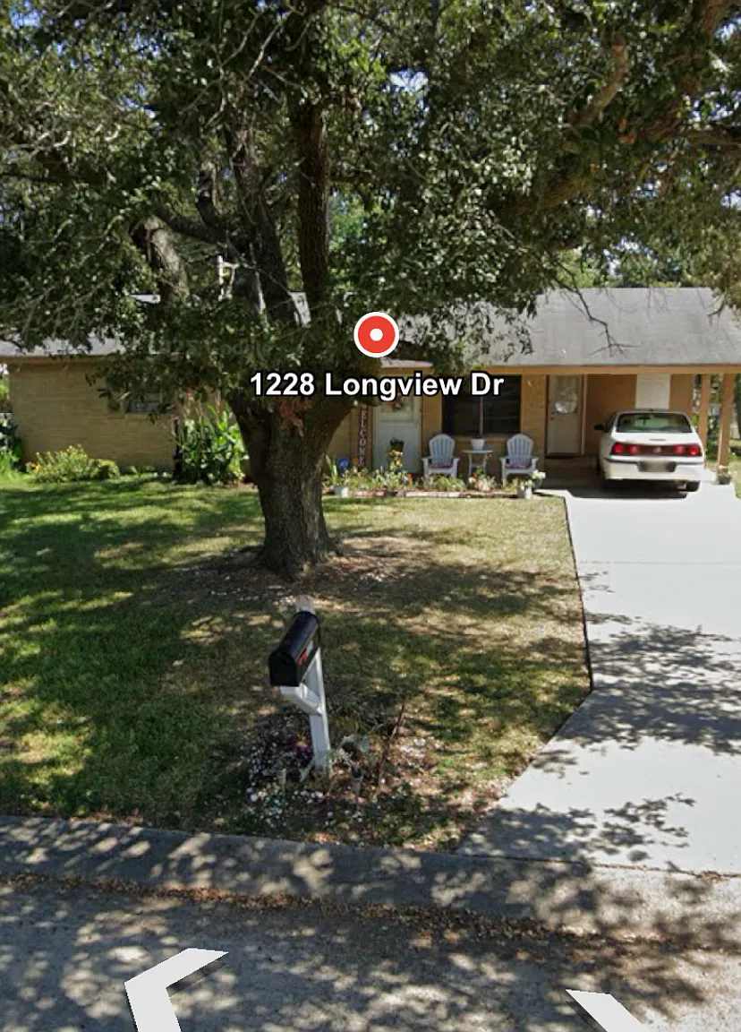 3 bed, 1100 sqft, $1,100 — Photo 1