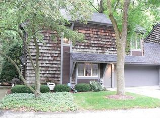 21 Stonewood Ct, Racine, WI 53402