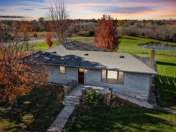 2307 E Pleasant St, Knoxville, IA 50138
