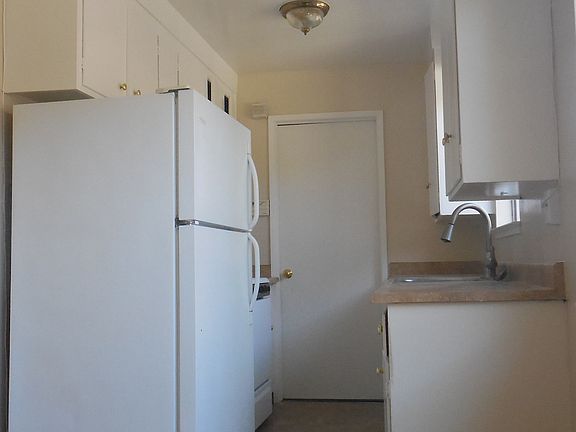 4th image of 962 Rose Ave