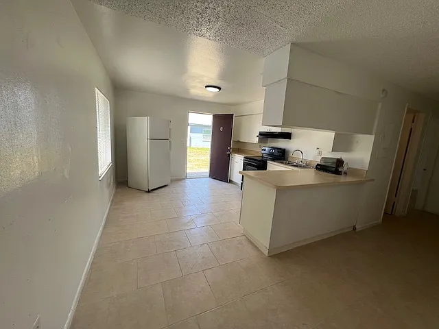 2 bed, 930 sqft, $1,700 — Photo 3