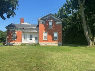 3015 Randall Rd, Ransomville, NY 14131