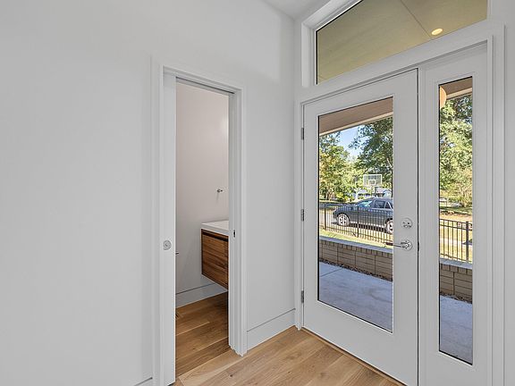 5th image of 705 Lindley Dr