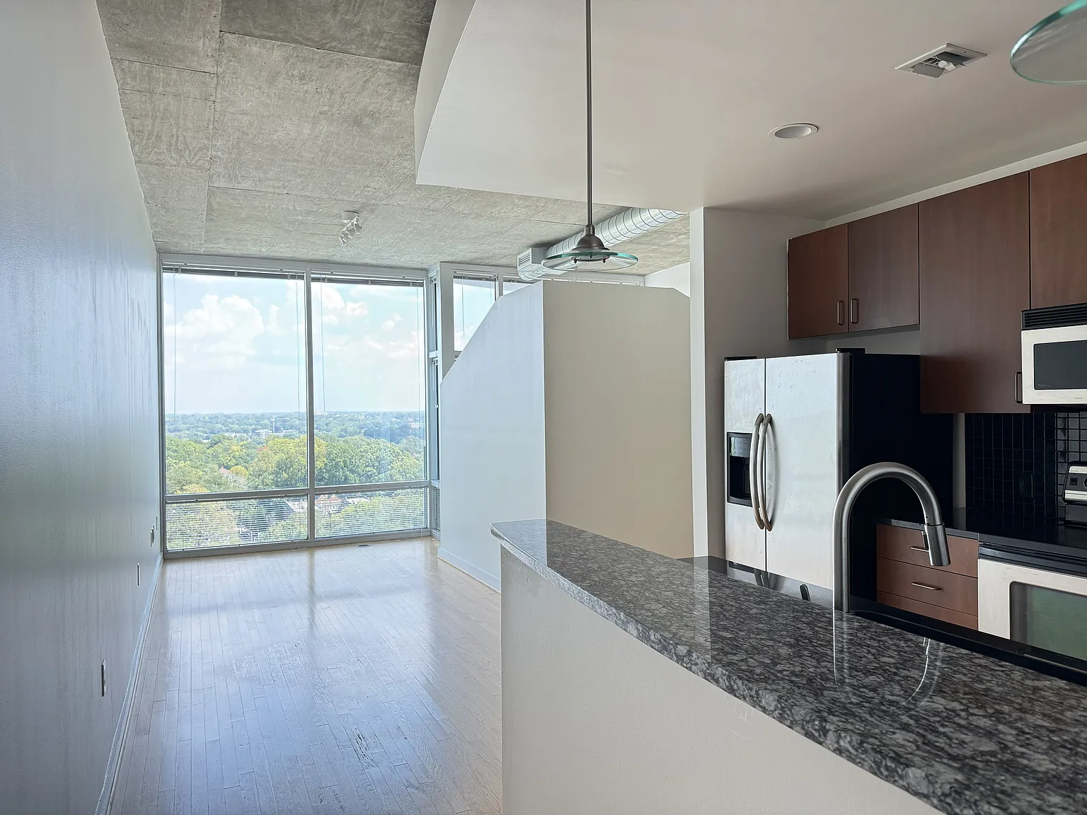 1 bed, 683 sqft, $1,800 — Photo 1