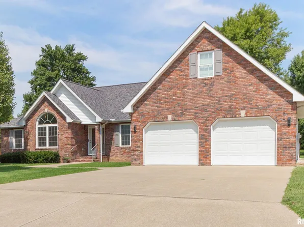707 N Saluki Dr, Marion, IL 62959