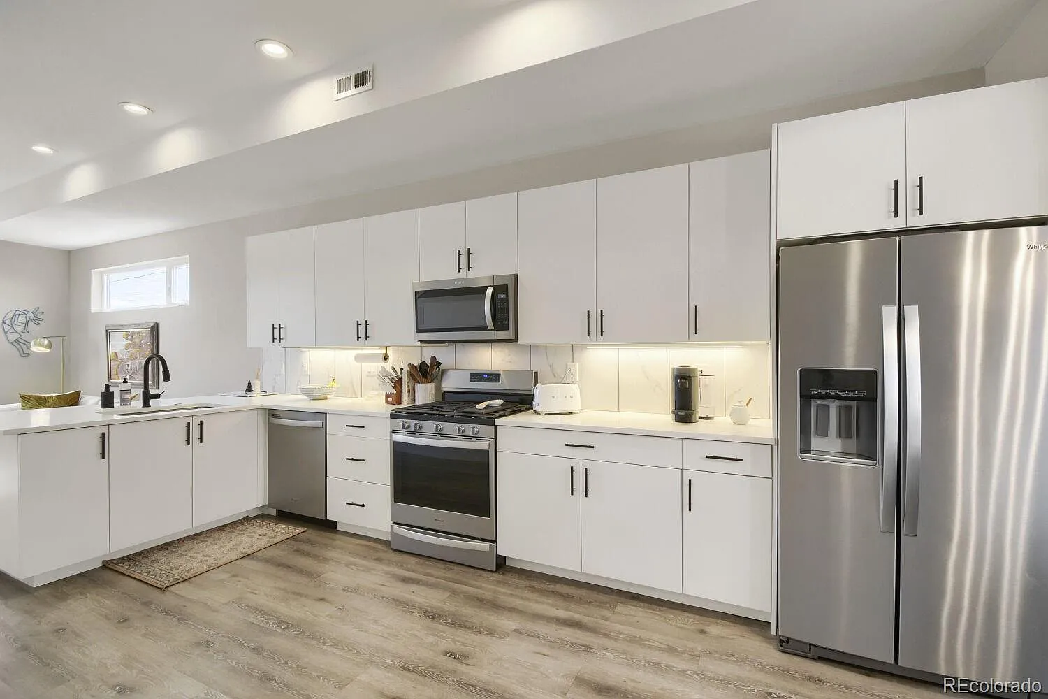 3 bed, 1357 sqft, $3,250 — Photo 3
