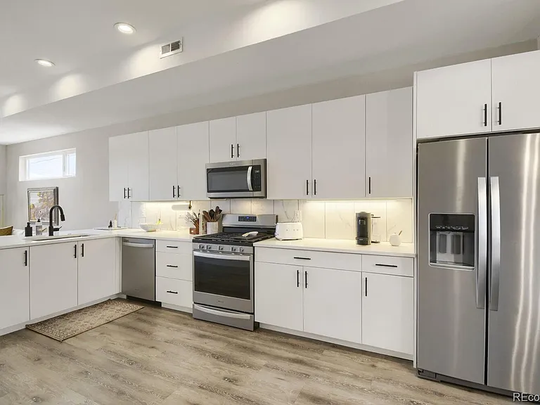 3830 Jason St #7 — Photo 1