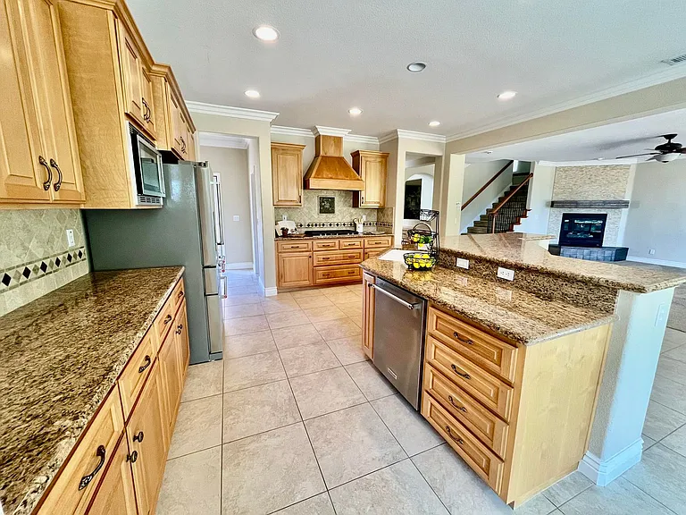 3381 Black Oak Dr — Photo 3