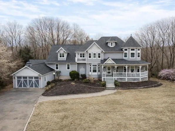 107 Lamine Ln, Combined Locks, WI 54113