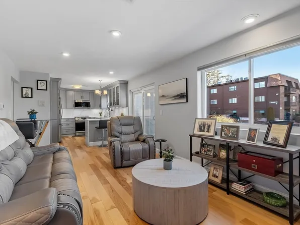 9 Thomas St Unit C20, Saugus, MA 01906