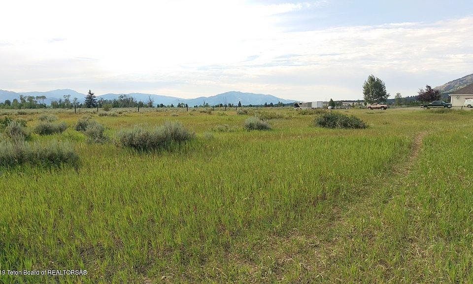 1st image of Ponderosa Pl