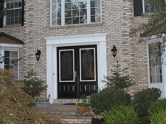 2nd image of 2888 Camelot Ct