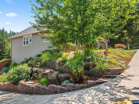 3rd image of 411 Boulder Ridge Dr