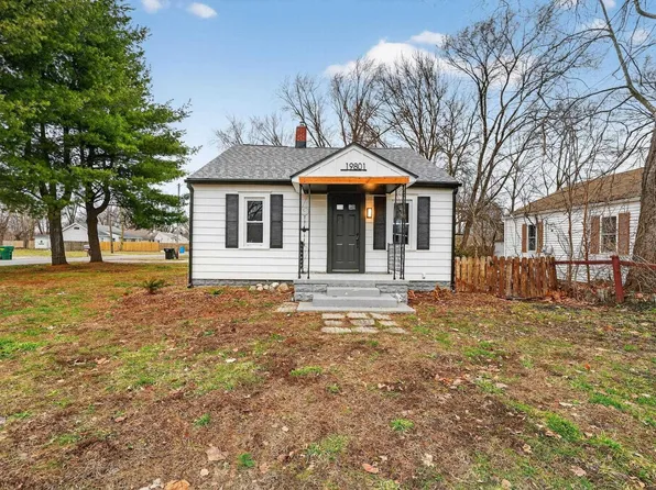19801 Greenacre St, South Bend, IN 46637