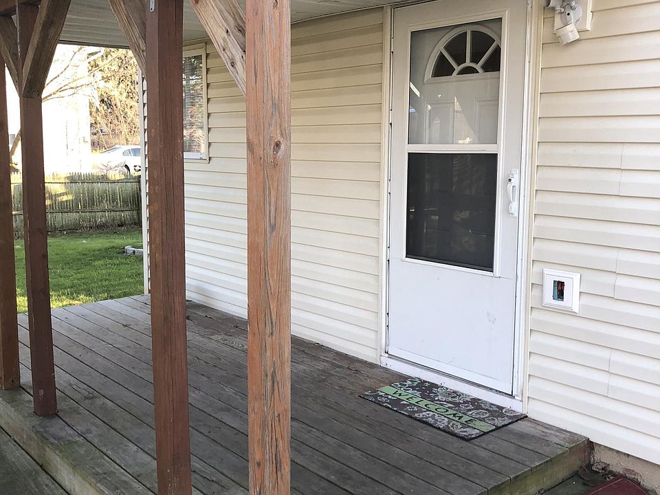 Rear Entry With Nice Deck