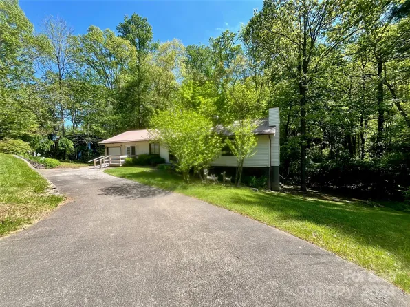 17 Muirfield Dr, Arden, NC 28704