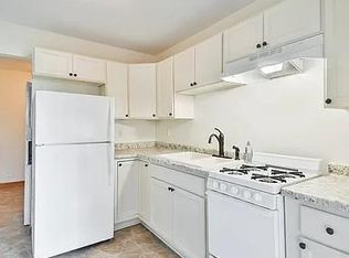 1326 Phoenix Rd, Machesney Park, IL 61115