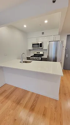 Rented by Avanguard Realty Corp | media 9