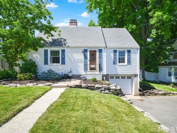 36 Oakdale Street, Wethersfield, CT 06109