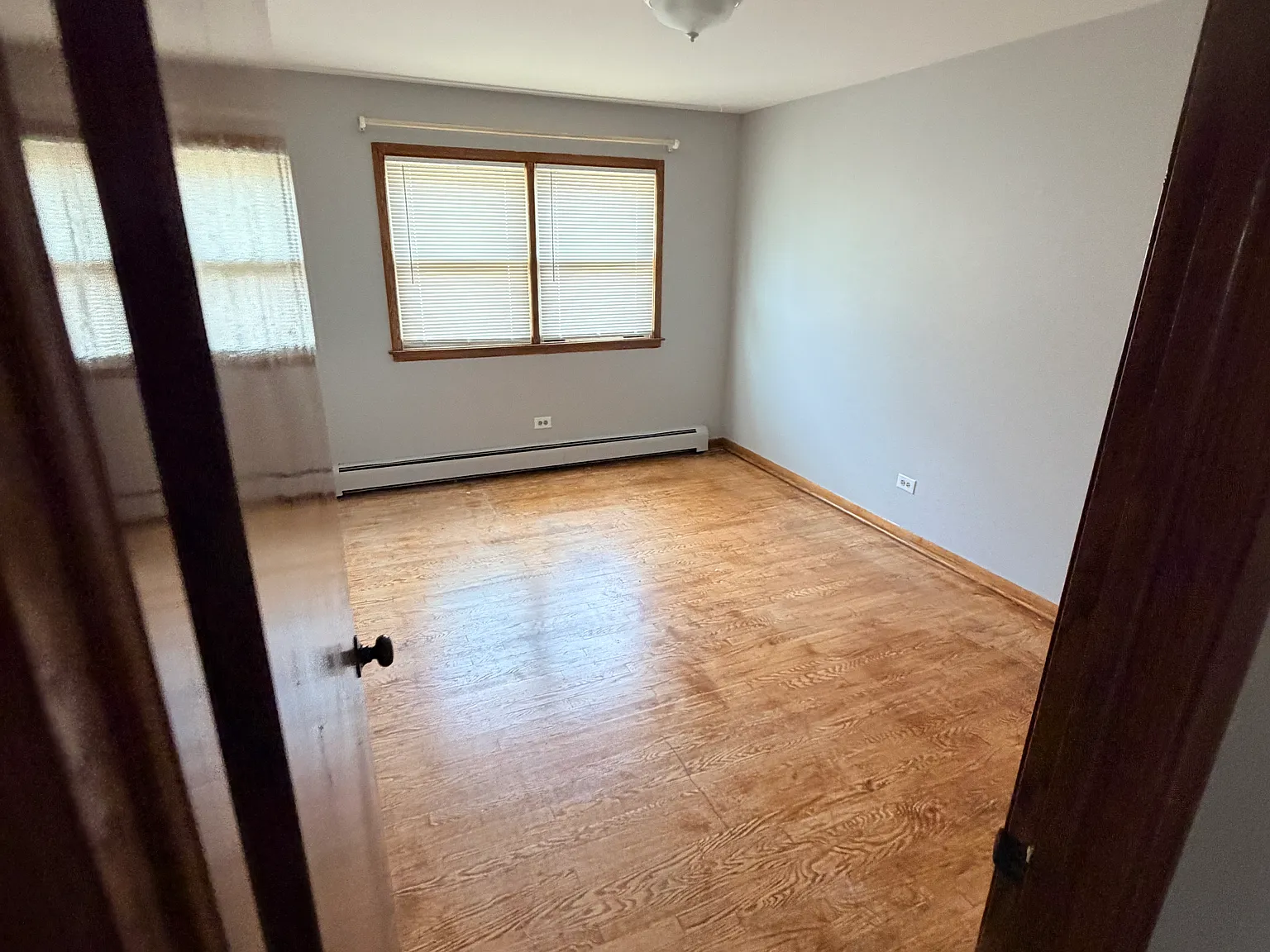 3 bed, 1200 sqft, $2,000 — Photo 2