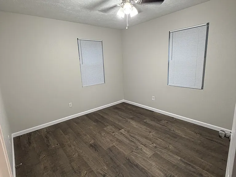 1530 W Lynn St — Photo 3