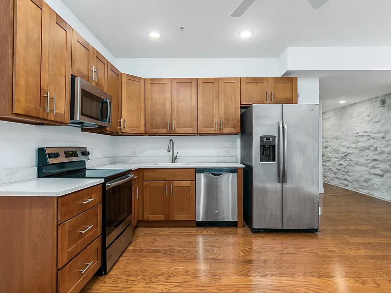 1639 Poplar St #LL2 — Photo 9