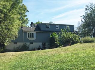 104 Elizabeth Dr, Coatesville, PA 19320