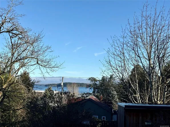 115 Haliburton St, Nanaimo, BC V9R 4V9