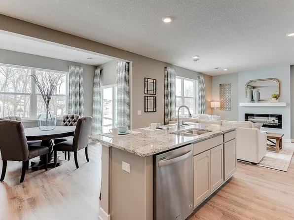 912 Silvercreek Ave W, Delano, MN 55328