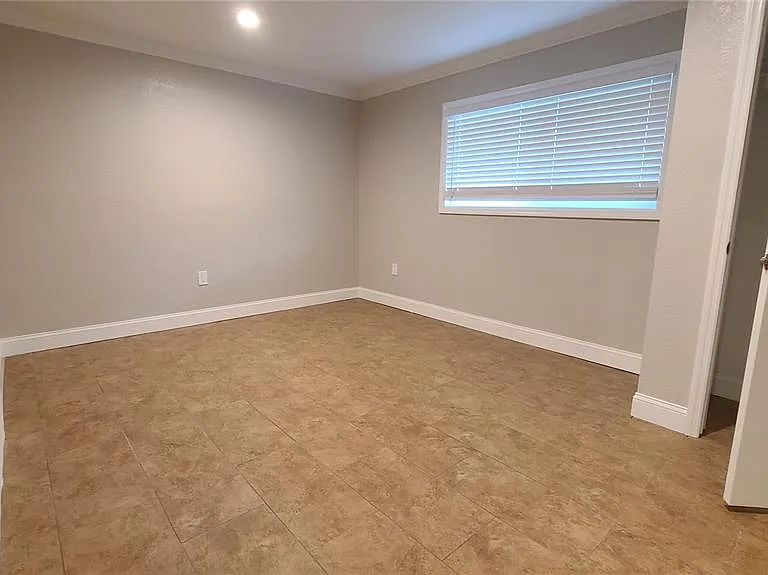 1718 Cardinal Dr — Photo 23