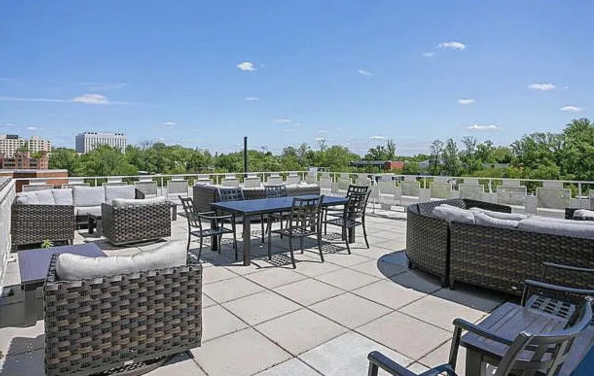 1 bed, 646 sqft, $2,150 — Photo 2